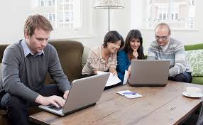 Jadi, anggapan bahwa bekerja di luar kantor lebih optimal sebenarnya tidak berlaku untuk semua orang. Orang Yang Bekerja Di Kantor Sementara Gambar Unduh Gratis Foto 501445355 Format Gambar Jpg Lovepik Com