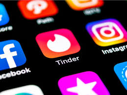 The county social services worker, who divorced in. What It S Like To Be An Older Woman On Dating Apps Like Tinder Bumble