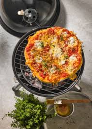 Wir haben den teig dünn. Pizza Vom Grill Von Yvonneschnecke Chefkoch Bbq Rezepte Pizza Rezept Pizza