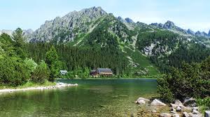 Onze collega casper nam deel aan een prachtige huttentocht hier. Foto Slowakije Popradske Pleso High Tatras Bergen Natuur 1920x1080