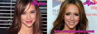 You manage to sneak into the movies to watch a new horror film called i know what you did last summer, and the screen presents you with the movie's main protagonist: Jennifer Love Hewitt Plastic Surgery Pictures