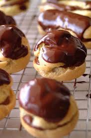 Des Choux A La Creme Yes Delicious Desserts Desserts Eat Dessert