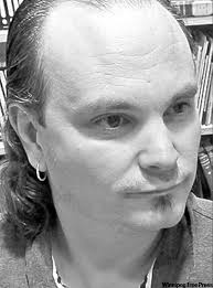 Short gets 'em laughing at gala