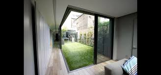 Minimal Sliding Door System Used In A Contemporary Interior Courtyard In Richmond House Exterior Indoor Courtyard Courtyard House