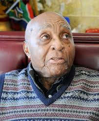 At CT diners, eggs with side of Trump impeachment talk