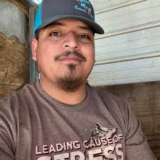 We have a lot of really nice Boer goats with outstanding quality and eye  catching color. In the first video there is very nice eye catching family  with great quality the dapple