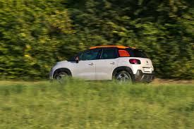 A partir de ahora, los amortiguadores tienen topes hidráulicos de compresión y de extensión. K Ein Freches Fruchtchen Der Citroen C3 Aircross Im Test Autofilou