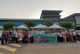 Begitulah dilakukan pelawak yang sedang mencipta nama, danial zaini hari ini. One Of The Community Relations Activities 2 Paul Tan S Automotive News