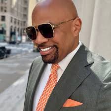 Today, we are wishing our owner, Phil LaCavera, a very happy 70th birthday!  🎉 Forty years ago, Phil opened the Magic Flute Ristorante with his  brother, Anthony, and has continued the family