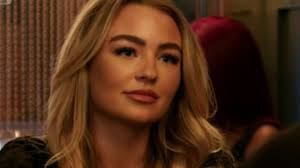 Towie's Ella Rae Wise takes swipe at co-stars as she shares cryptic post  after fallout