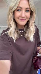 Stylish $10 Tee Outfit Ideas for Groovy Days