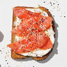 Smoked Salmon Everything Bagel Toast Recipe In 2020 Mediterranean Diet Breakfast Easy Mediterranean Diet Recipes Smoked Salmon