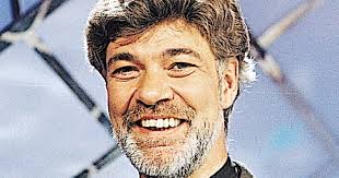 His enormous success as an author, speaker, and business consultant is the result of his comprehensive worldview which springs forth. Matthew Kelly Looks Unrecognisable In Rare Tv Appearance Mirror Online