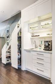 Placards De Cuisine Sous L Escalier Rangement Sous Escalier Designs De Petite Cuisine Cuisines Design