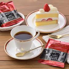銀座菊廼舎の職人は、 遊び心を忘れない。 職人がこさえる和菓子は お腹を満たすためでなく、 食す者の心を満たし、 彩りを添えるもの。 そんな願いをひそませる名前となった 登録商標「冨貴寄（ふきよせ）」は、 銀座菊廼舎が誇りとする品です。 多彩な味わいをご賞味くだ. éŠ€åº§ã‚³ãƒ¼ã‚¸ãƒ¼ã‚³ãƒ¼ãƒŠãƒ¼ ãƒˆãƒƒãƒ—ãƒšãƒ¼ã‚¸