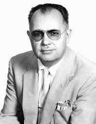 The man himself, Leo Fender…… 😮 oh wait! Les Paul with a telecaster!