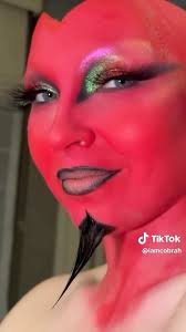 @iamcobrah Gag Ball SF getting ready 💅🏼🦀, shot by @ahlgrenaxel