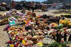 El día de la pachamama. Ofrendan Alimentos Y Bebidas A La Pachamama En Sacsayhuaman Noticias Agencia Peruana De Noticias Andina