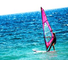 El chasis del wokart tiene dos pequeños cascos laterales como si fuera un catamarán, lo que lo hace más estable. Deportes Acuaticos Playitas Resort Sport Hotel Fuerteventura