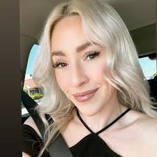 Kelly McGuire (@kellymac418)