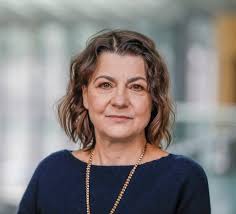 ⚫️ 101 lat temu, 20 grudnia 1924 roku, w Warszawie, urodziła się **Ewa  Zdzieszyńska**, aktorka teatralna i filmowa, reżyser i pedagog. Absolwentka  łódzkiej PWST. Przez ponad czterdzieści lat występowała na deskach teatrów