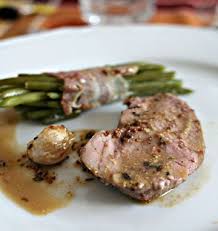 Gigot D Agneau A La Moutarde Et Au Thym Gousses D Ail Confites Recette Gigot Agneau Recettes De Cuisine Cuisson Des Aliments