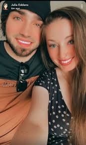 How to erase the image around the words in Canva?