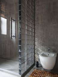 Glass Brick Modelle Preise Und 60 Inspirierende Fotos Neu Dekoration Stile Brick Dekoration Diyr In 2020 Brick Bathroom Modern Bathroom Design Bathroom Design