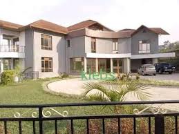 2 and 3 bedroomed kigowa nakawa kla.for rent 1.5m and 1.8m  shs...0775067903..0704175139..thx