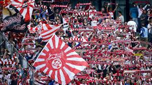 Community forum für fans vom 1. Cologne Fans Delay Leipzig Team Bus With Sit Down Protest Eurosport