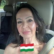 What are the best neighborhoods in Charlotte, NC for a family with a large  lot of land and good schools?