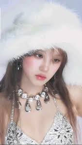 玩選美啦！ ￼主題：微娟🩵 7～10分：3張圖4～6分：2張圖1～3分：1張請附上要誰，下圖可拿不用說