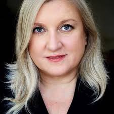 Paula Benson's Instagram, Twitter & Facebook