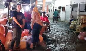 Posted by ycingle on february 4, 2014. Pemkot Surabaya Dimintai Benahi Pasar Tradisional Agar Tak Lagi Jorok