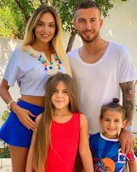 Galatasaray futbolcusu adem büyük'ün eşi merve büyük bir taraftarın yaptığı yorumu instagram hesabından paylaşarak tepki gösterdi. Merve Buyuk Ten Tepki Maci Mi Satacakti