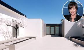 Kylie jenner lives in a massive mansion in hidden hills, california. Kris Jenner Latest News Photos Hello