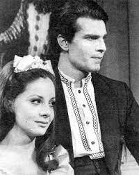 Além de serem dois monstros sagrados da teledramaturgia, o casal demonstra puro amor e sintonia. Gloria Menezes Em A Rosa Rebelde Gloria Menezes Fotos Antigas De Pessoas Belas Atrizes