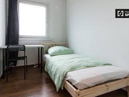 Das wohnprojekt frischluft besticht durch smarte raumkonzepte und eine einzigartige kombination aus natur, stadtnähe und dem luxus an vielen tagen des jahres über der nebelgrenze zu leben. 5 Zimmer Wohnung Mieten Berlin Lichtenberg Wohnungen Zur Miete In Lichtenberg Berlin Mitula Immobilien