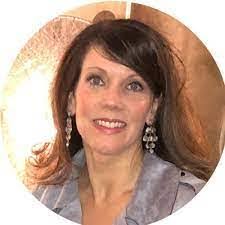 Dora Aranda's Instagram, Twitter & Facebook