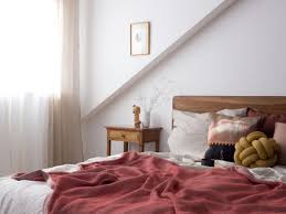 Werden jedoch die gardinen aufgehängt, dann bekommt der ganze raum einen abgerundeten look. Schlafzimmer Deko 5 Ideen Fur Ihre Ruhezone Connox