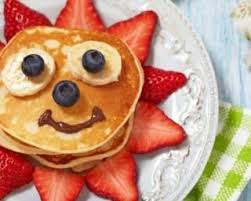 Recette De Pancakes Au Yaourt Vanille Pour Petit Dejeuner Des Enfants Dejeuner Des Enfants Recette Pancakes Pancakes Yaourt