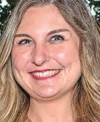 Lori Houchin's Instagram, Twitter & Facebook