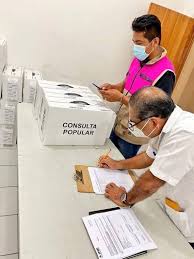 Consulta popular mecanismo de participación ciudadana que sirve para ejercer el derecho constitucional para votar en torno a temas de trascendencia nacional de manera que su voluntad, vinculante conforme dicte la ley, pueda incidir en el debate y las decisiones que adoptan los órganos representativos del estado. Hy Mbmpjnq1edm