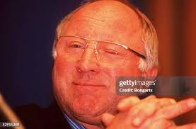 12 Augenzwinkern Stock Photos, High-Res Pictures, and Images