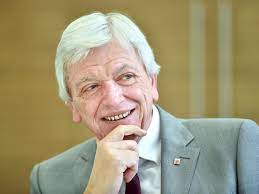Ministerpräsident bouffier berichtet über beschlüsse für schulen und ausgangssperren. Corona Ministerprasident Bouffier Ist Dagegen Alle Veranstaltungen Abzusagen Fulda
