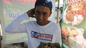 Yuk, mumpung hari ini minggu pagi, nyarapan di simpang lima semarang. Gila Sarapan Pagi Nya 2 Piring Nasi Ayam Semarang Youtube