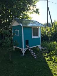 Verkaufe Hier Unser Huhnerhaus Abzugeben Ab Ende Marz Masse 2 07mx1 67m Innen Ca 20cm Kleiner Je Huhnerstall Huhnerhaus Huhnerstall Leckereien Fur Huhner