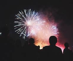 Ab dem jahr 2001 spielte stadelmann bis 2006 am theater basel, anschließend bis 2009 am schauspiel frankfurt, dann bis 2014 am schauspiel hannover. Tipps Fur 1 August Feuerwerk Famigros