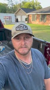 Amber Nesbit's Instagram, Twitter & Facebook