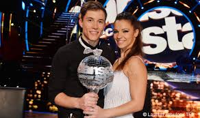 Découvrez qui a été éliminé. Danse Avec Les Stars S06 La Finale Remportee Par Loic Nottet Danses Avec La Plume L Actualite De La Danse